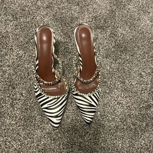 Zebra mule size 8